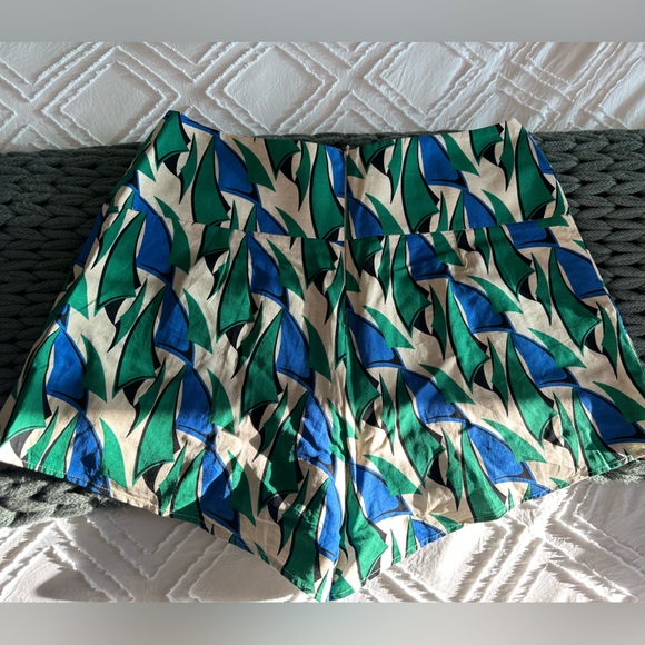 NWOT linen Zara shorts - Picture 2 of 4